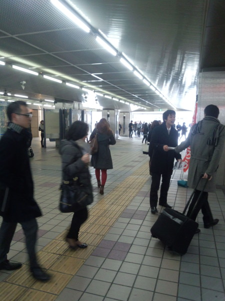 ビラを受取ってもらいました。